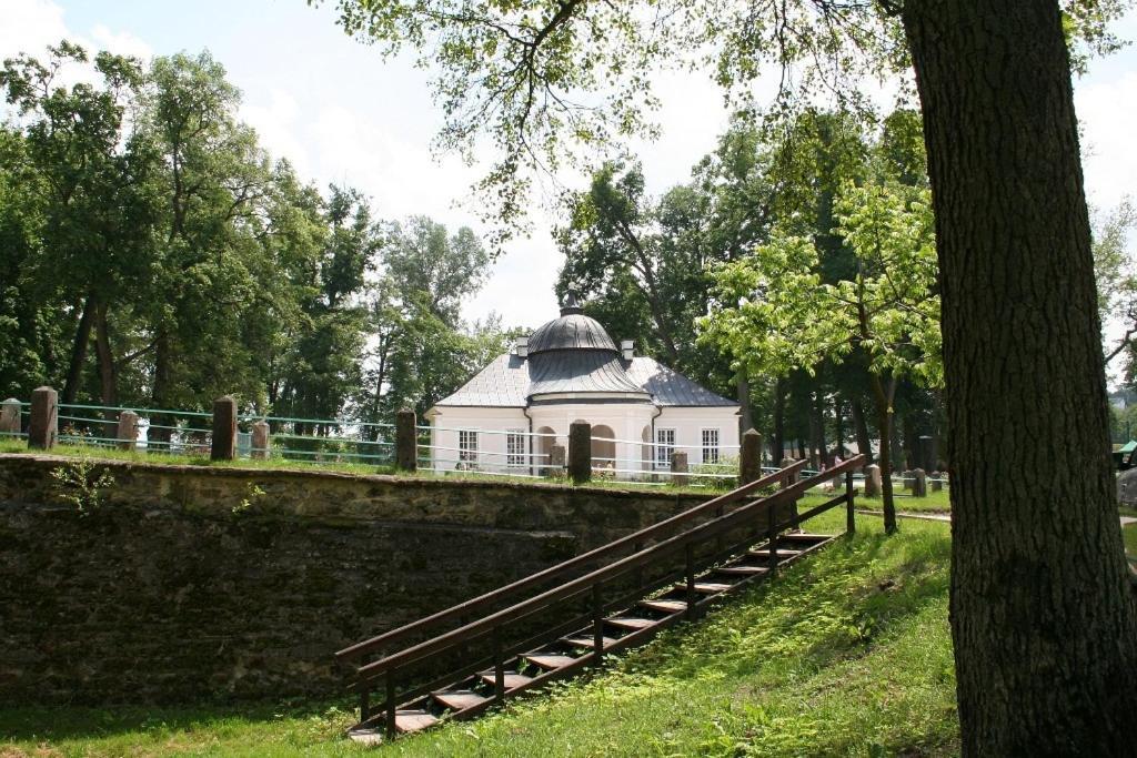 Palac Kurozweki Aparthotel Exterior photo