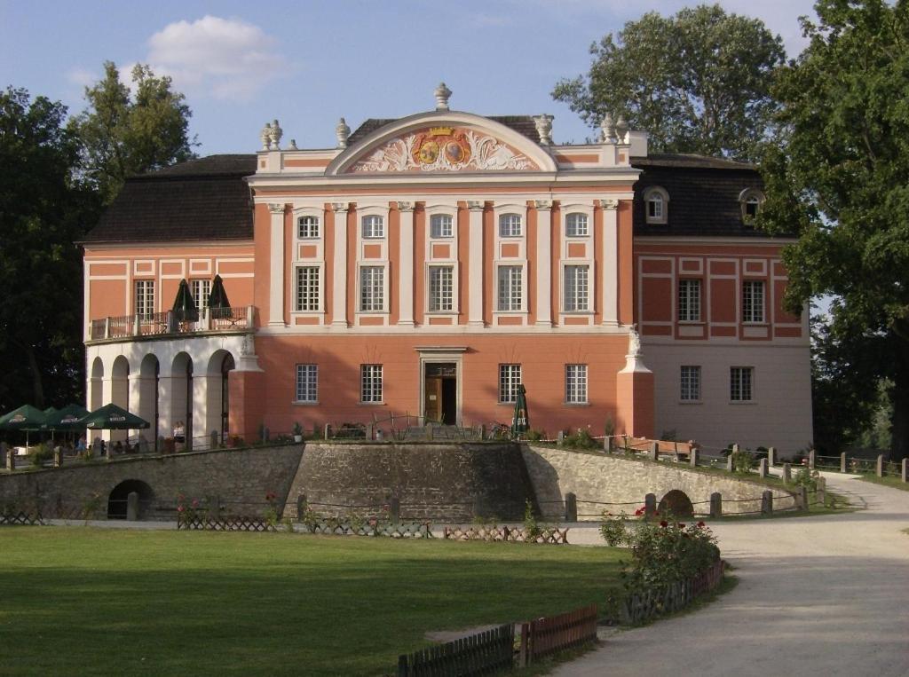 Palac Kurozweki Aparthotel Exterior photo